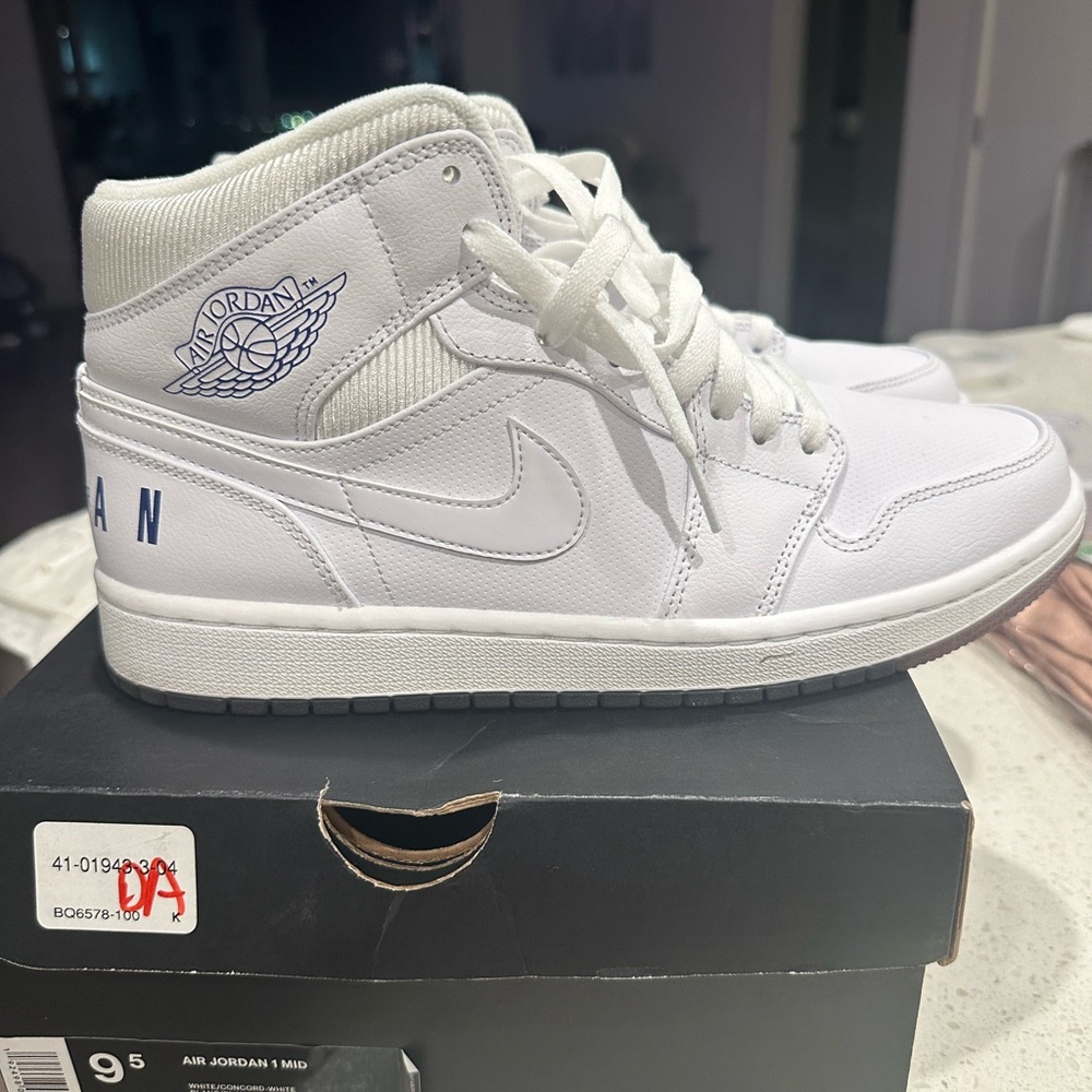 Men’s Jordan’s 1 Mid